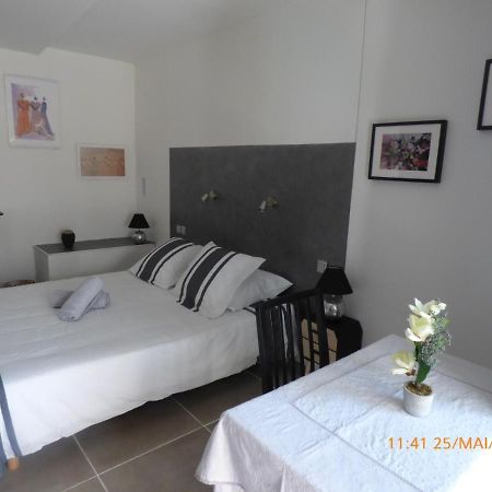 Mas Maurane-Chambre D'Hote Avec Spa Prive Aux Portes D'Arles Tarascon Buitenkant foto