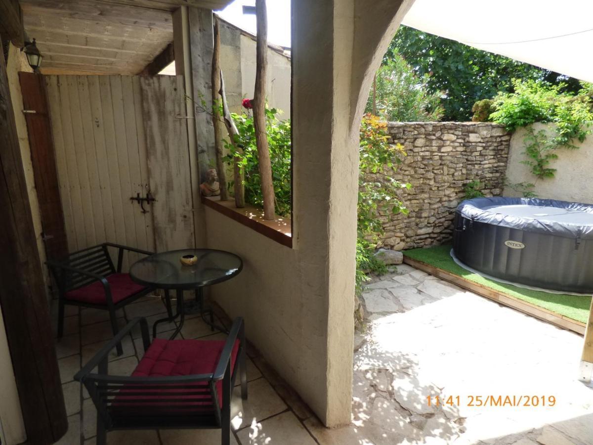 Mas Maurane-Chambre D'Hote Avec Spa Prive Aux Portes D'Arles Tarascon Buitenkant foto