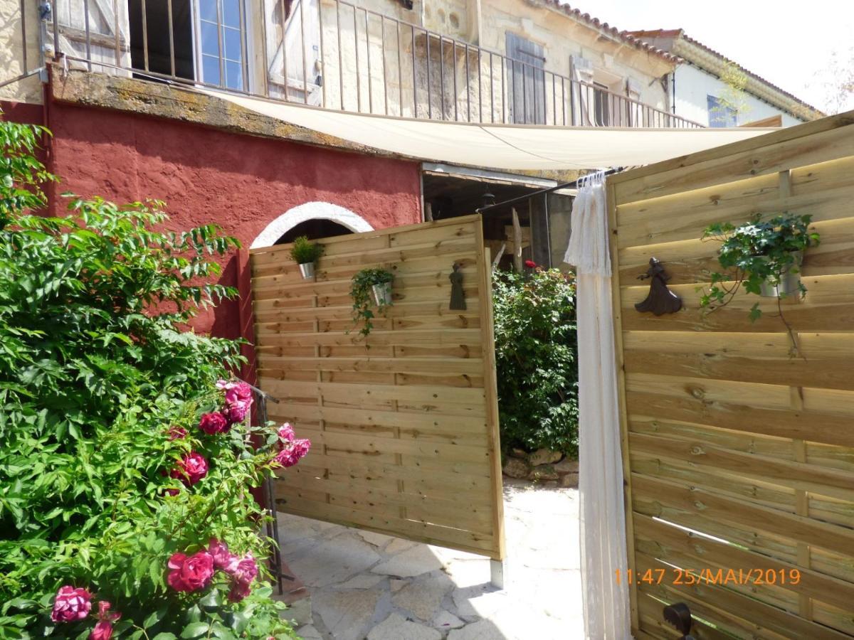 Mas Maurane-Chambre D'Hote Avec Spa Prive Aux Portes D'Arles Tarascon Buitenkant foto