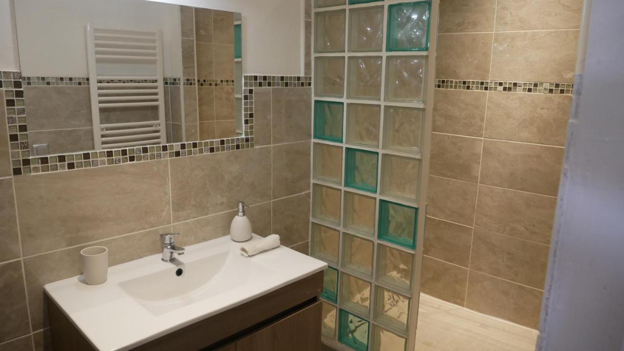 Mas Maurane-Chambre D'Hote Avec Spa Prive Aux Portes D'Arles Tarascon Buitenkant foto