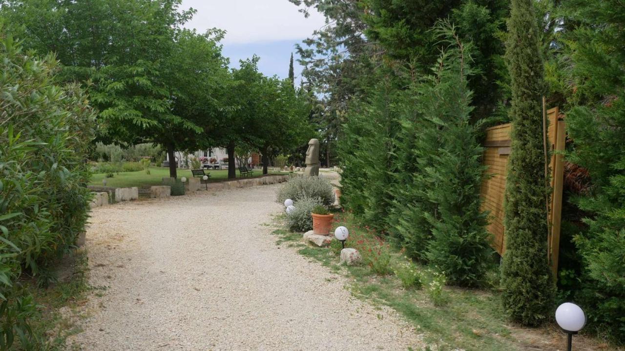 Mas Maurane-Chambre D'Hote Avec Spa Prive Aux Portes D'Arles Tarascon Buitenkant foto